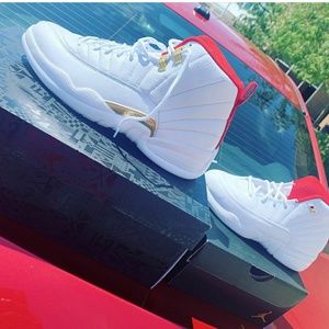Retro 12s fiba .